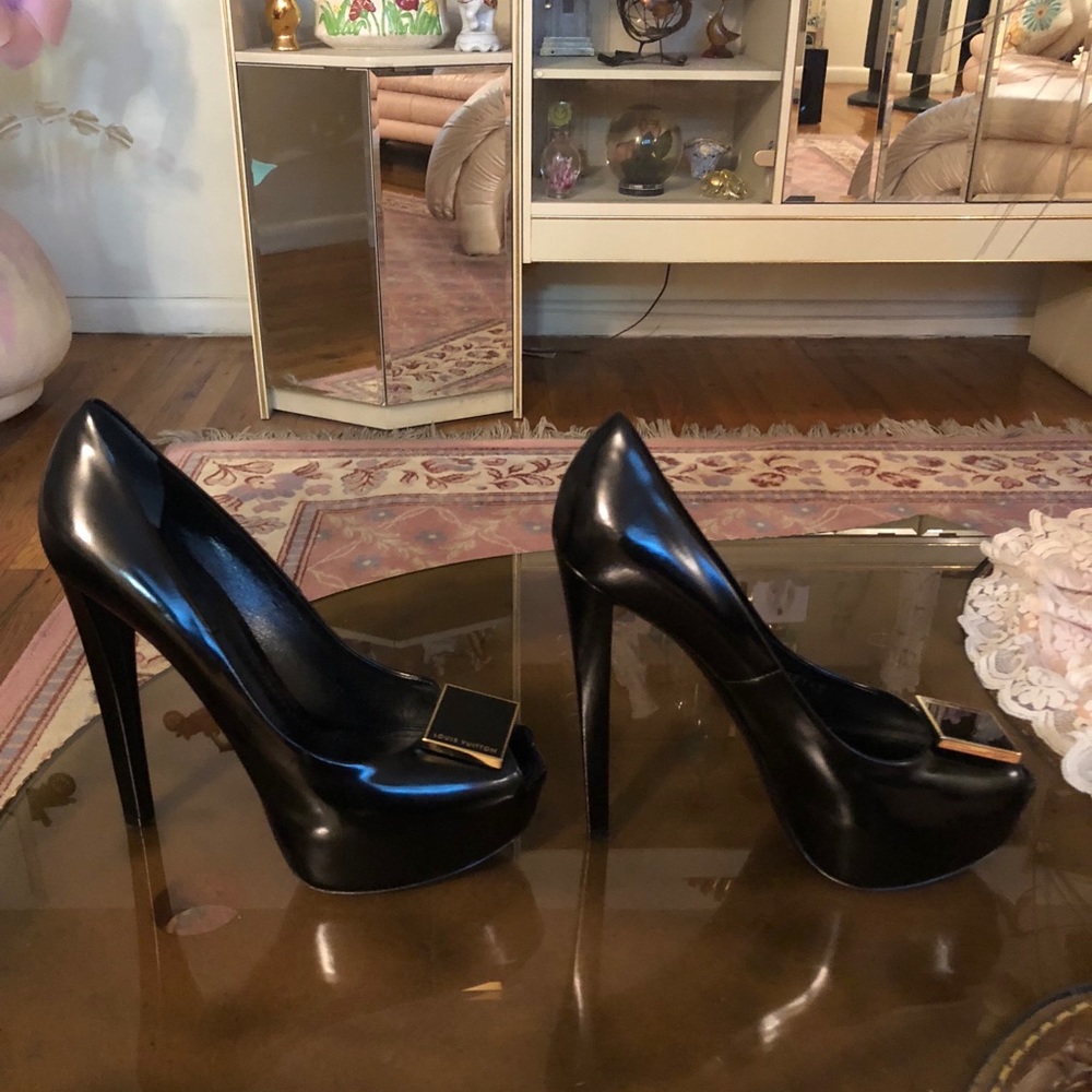 Pumps, platforms - Picture 5 of 7